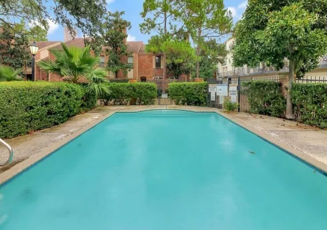 Homes for sale in Houston, TX | 2333 Bering Dr #201, Houston, TX 77057 | MLS# 69359853