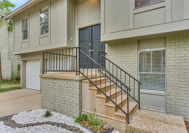 3rd image of 2051 Oak Shores Dr, Kingwood, TX 77339 | MLS# 58129461