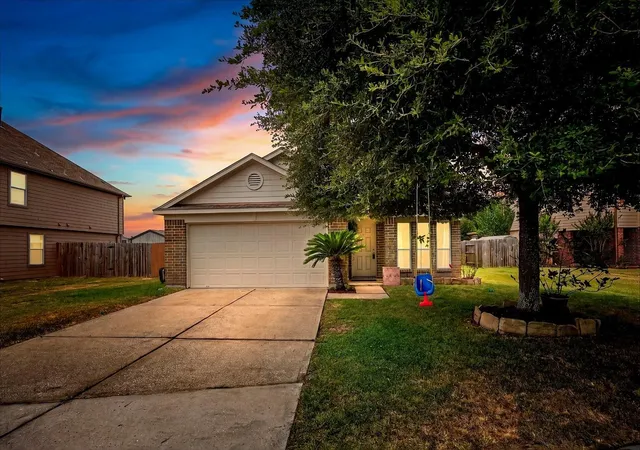 18th image of 5623 Cinnamon Lake Dr, Baytown, TX 77521 | MLS# 45475139