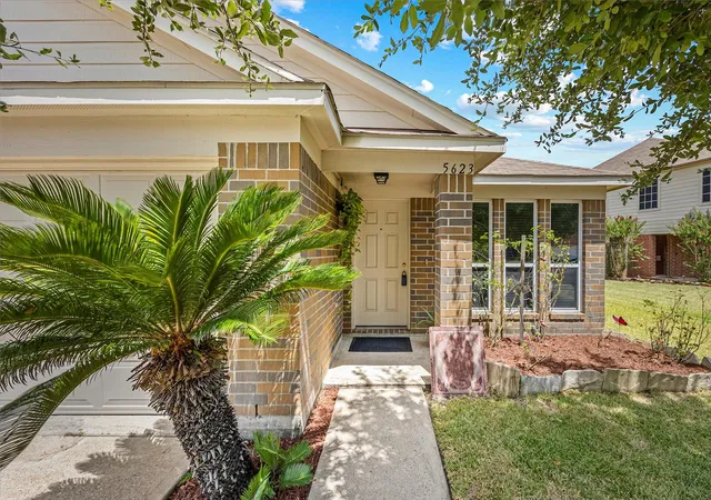 1st image of 5623 Cinnamon Lake Dr, Baytown, TX 77521 | MLS# 45475139