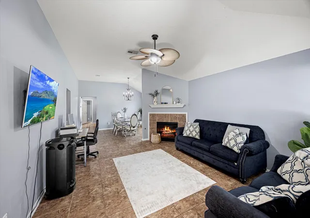 2nd image of 5623 Cinnamon Lake Dr, Baytown, TX 77521 | MLS# 45475139
