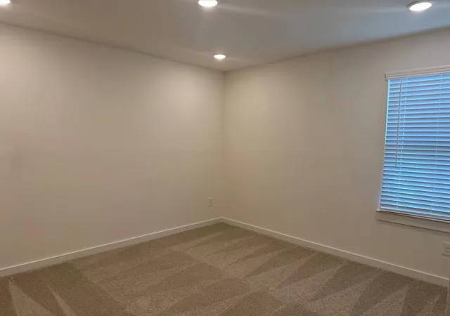 5th image of 3134 Emerald Hill Dr, Angleton, TX 77515 | MLS# 35574415