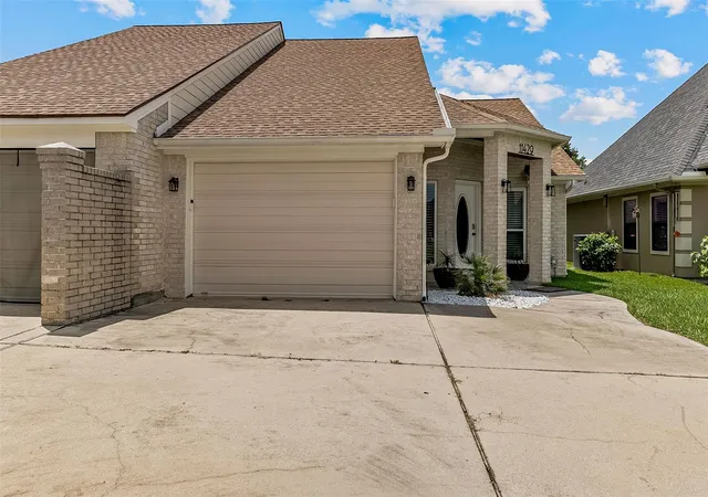 3rd image of 11429 Outrigger Dr, Willis, TX 77318 | MLS# 91036759