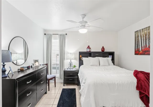 4th image of 4001 Nasa 1 Pkwy #112, El Lago, TX 77586 | MLS# 16180775