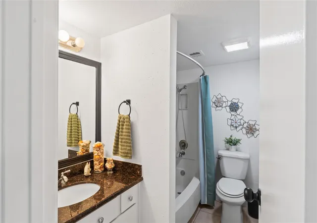 5th image of 4001 Nasa 1 Pkwy #112, El Lago, TX 77586 | MLS# 16180775