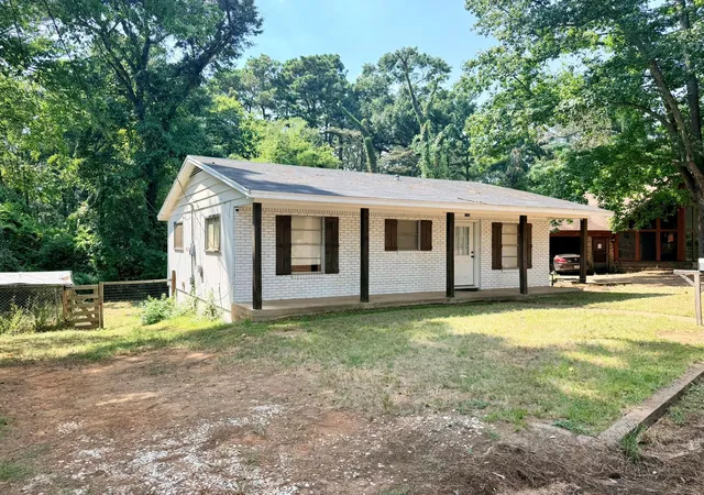 Photo 2 of Single family home for sale at 103 N Pineview Ter, Crockett, TX 75835 | MLS# 95677830 | Listing updated on 2026-08-29
