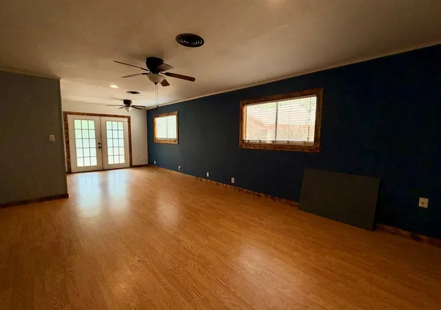 Photo 3 of Single family home for sale at 103 N Pineview Ter, Crockett, TX 75835 | MLS# 95677830 | Listing updated on 2026-08-29