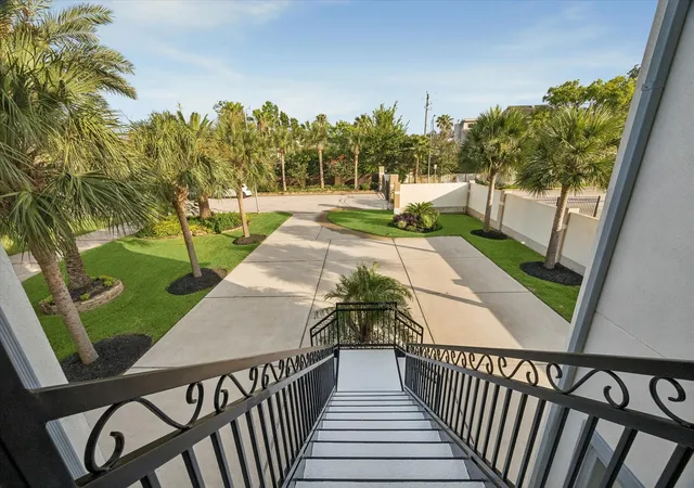 Photo 3 of Single family home for sale at 2230 Marina Way, Kemah, TX 77565 | MLS# 54595518 | Listing updated on 2026-07-17