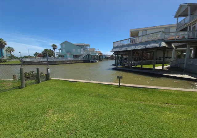 1st image of Tbd Lot 2 Tiki Is Kona Or Ih45, Galveston, TX 77554 | MLS# 19747093