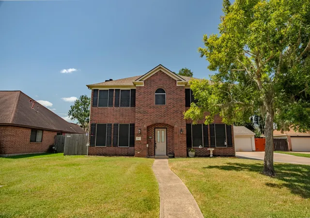 Photo 1 of Single family home for sale at 57 N Calla Lily Ct, Lake Jackson, TX 77566 | MLS# 7911706 | Listing updated on 2026-09-09