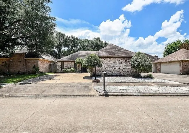 Photo 1 of Single family home for sale at 7815 Hummingbird St, Houston, TX 77071 | MLS# 81737273 | Listing updated on 2026-07-09