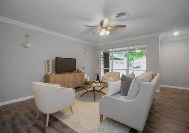 Photo 3 of Single family home for sale at 2002 Nottingham St, Pasadena, TX 77502 | MLS# 76230378 | Listing updated on 2026-06-30