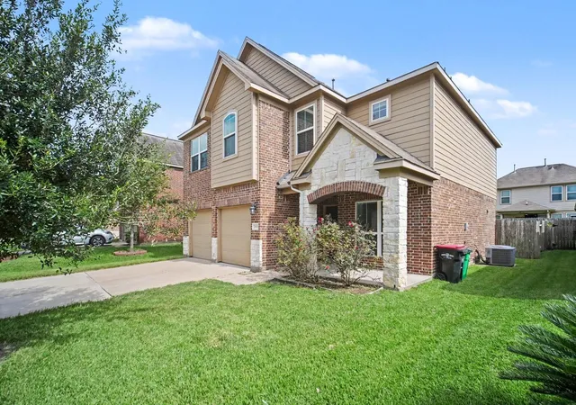 Photo 3 of Single family home for sale at 2643 Cottage Step Trl, Fresno, TX 77545 | MLS# 87781559 | Listing updated on 2026-09-03