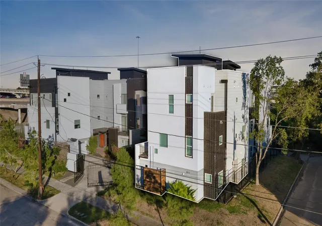 1st image of 4117 Chartres St, Houston, TX 77004 | MLS# 62155863