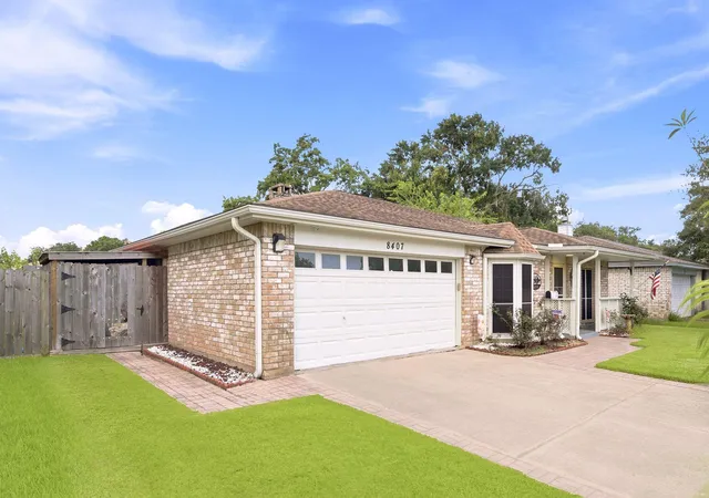 Homes for sale in La Porte, TX | 8407 Bandridge Rd, La Porte, TX 77571 | MLS# 38311190