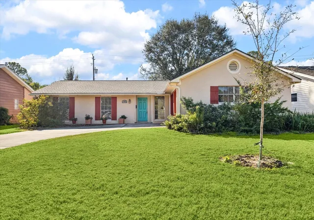 Photo 1 of Sale Pending at 9407 Meadowbriar Ln, Houston, TX 77063 | MLS# 42417002 | Listing updated on 2026-09-18