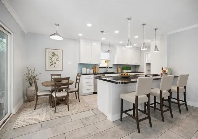 Photo 3 of Sale Pending at 9407 Meadowbriar Ln, Houston, TX 77063 | MLS# 42417002 | Listing updated on 2026-09-18