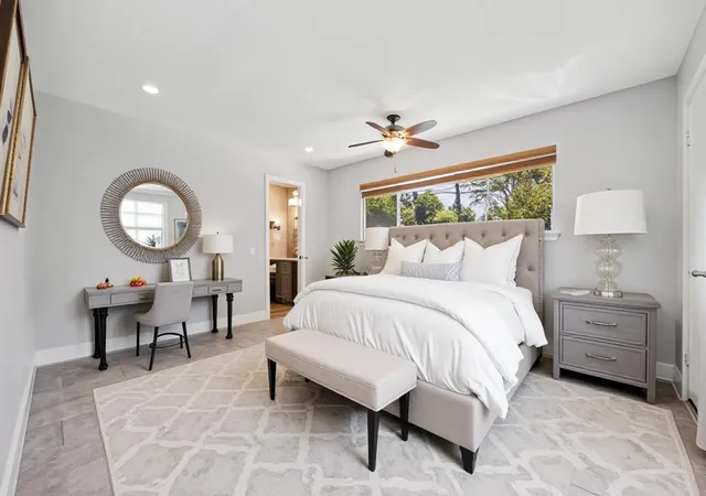 Photo 4 of Sale Pending at 9407 Meadowbriar Ln, Houston, TX 77063 | MLS# 42417002 | Listing updated on 2026-09-18