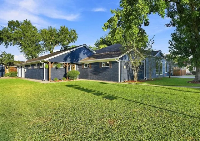 1st image of 5701 Melody Ln, Dickinson, TX 77539 | MLS# 73918437
