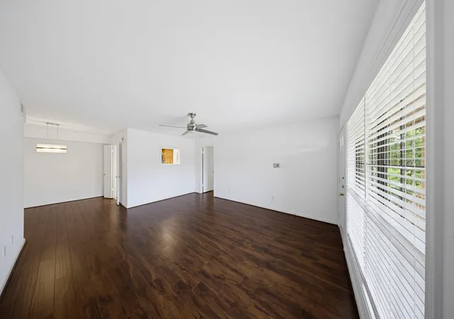 4th image of 1311 Antoine Dr, Houston, TX 77055