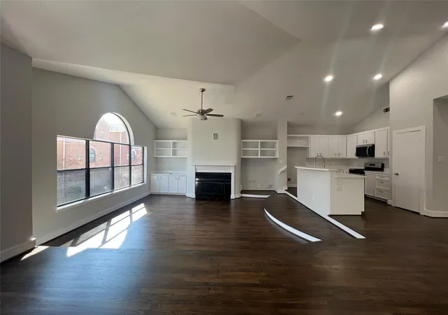 3rd image of 9810 Abigail Grace Ct, Houston, TX 77025 | MLS# 31238031