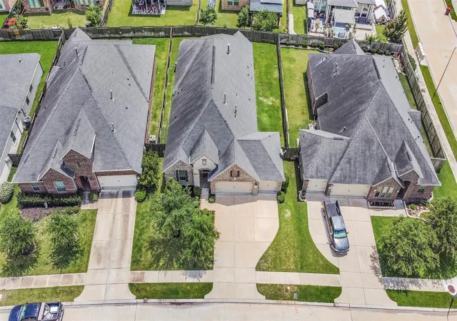 Photo 3 of Single family home for sale at 7823 Taronga Ln, Richmond, TX 77407 | MLS# 33872421 | Listing updated on 2026-09-12
