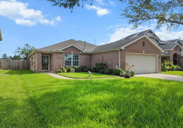 2nd image of 3132 Cambridge Meadows Ln, Dickinson, TX 77539 | MLS# 10885626