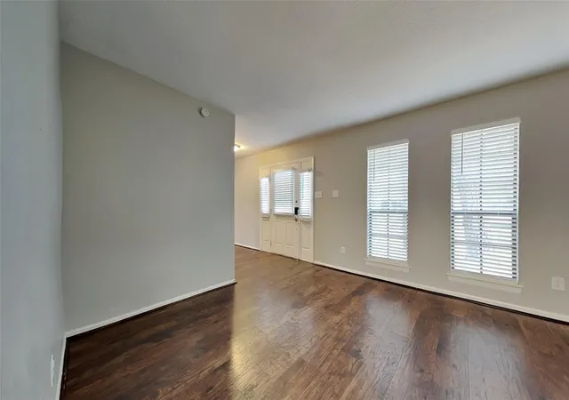 3rd image of 134 E Pathfinders Cir, The Woodlands, TX 77381 | MLS# 48290022