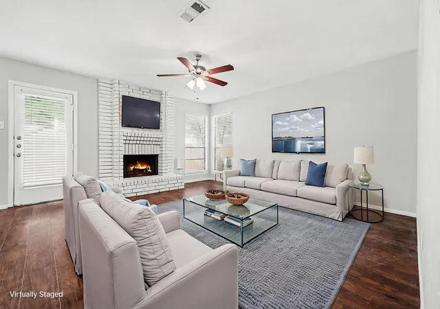 5th image of 134 E Pathfinders Cir, The Woodlands, TX 77381 | MLS# 48290022