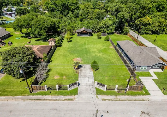 1st image of 6431 De Priest St, Houston, TX 77091 | MLS# 12358720