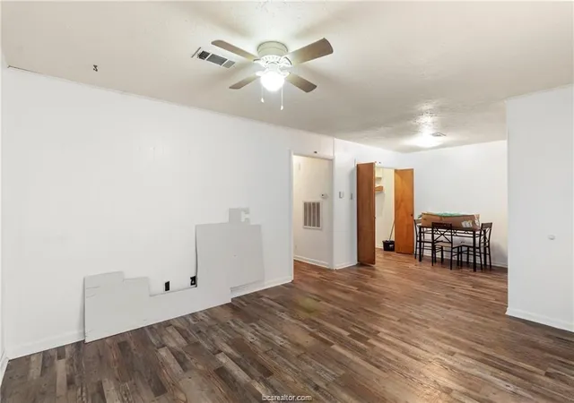 Listing Photo 4 - Condo for sale in building located at 3909 Olive St, Bryan, TX 77801