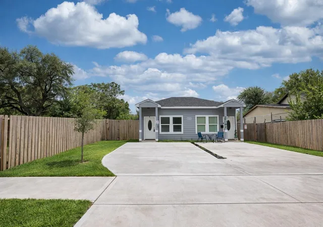 Multi family home for sale at 113 Bolden St #A B, Houston, TX 77029 | MLS# 87111052