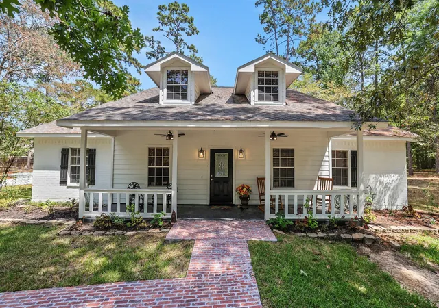Photo 1 of Single family home for sale at 221 Lake Grove Dr, Coldspring, TX 77331 | MLS# 80548526 | Listing updated on 2026-08-28