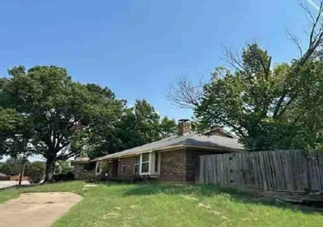 Homes for sale in Bedford, TX | 1004 Forest Ridge Dr, Bedford, TX 76022 | MLS# 22841728