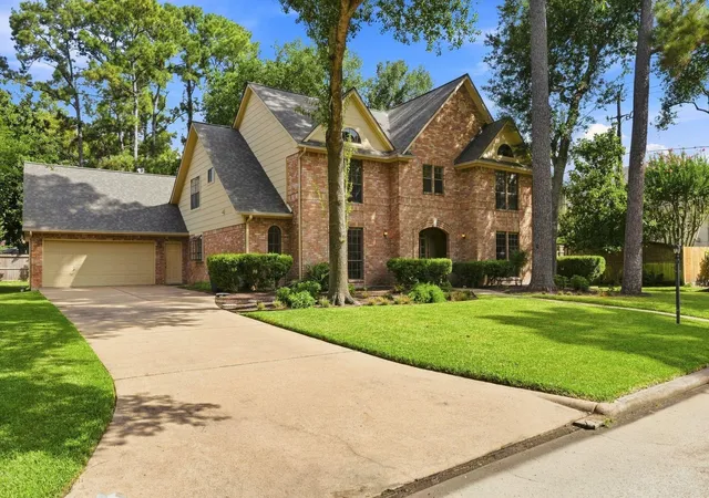 Photo 2 of Sale Pending at 5202 Marble Gate Ln, Houston, TX 77069 | MLS# 77097759 | Listing updated on 2026-09-14