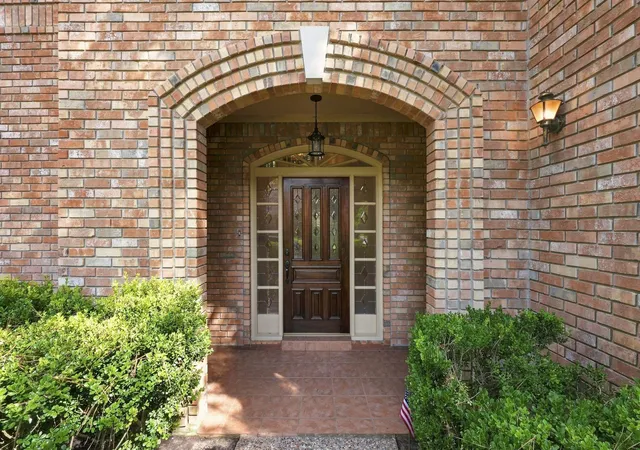 Photo 3 of Sale Pending at 5202 Marble Gate Ln, Houston, TX 77069 | MLS# 77097759 | Listing updated on 2026-09-14