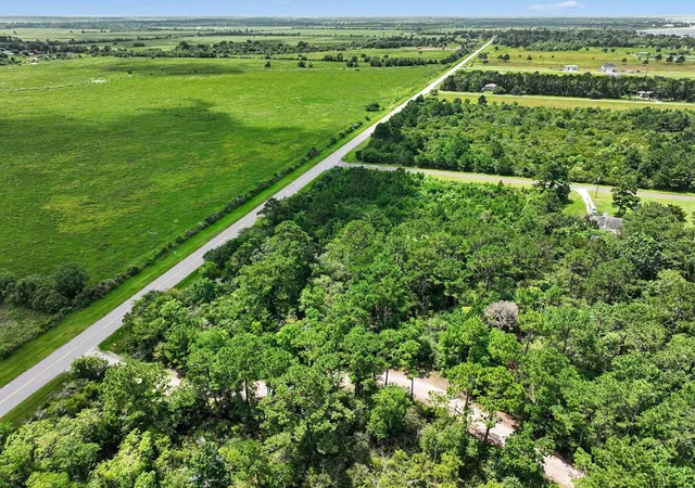 Homes for sale in Anahuac, TX | 1166 Channelview Rd, Anahuac, TX 77514 | MLS# 91347105