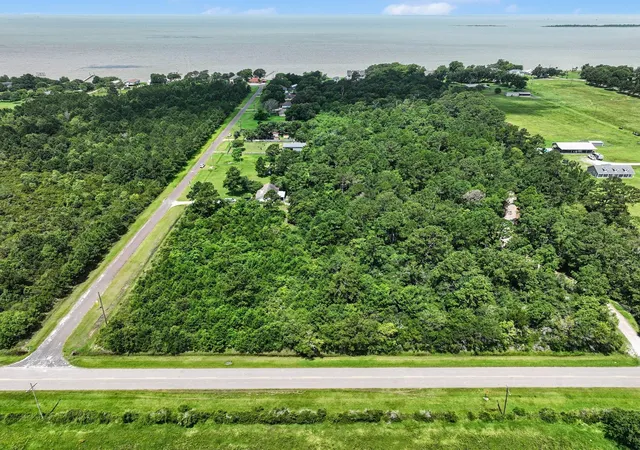 Homes for sale in Anahuac, TX | 1166 Channelview Rd, Anahuac, TX 77514 | MLS# 91347105