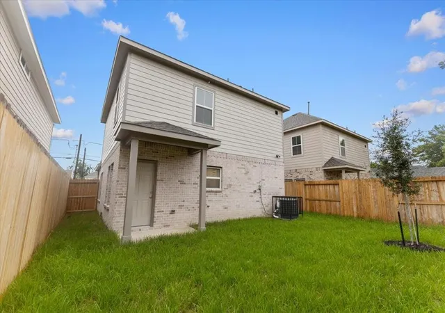 25th image of 7970 Fowlie St, Houston, TX 77028 | MLS# 82917229