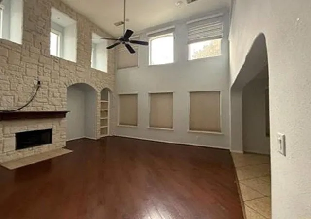 Photo 3 of Single family home for sale at 2501 Rose Bay Dr, Pearland, TX 77584 | MLS# 11882605 | Listing updated on 2026-08-06