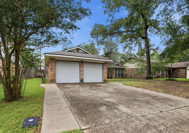 Photo 1 of Single family home for sale at 313 Bois D Arc Dr, Conroe, TX 77301 | MLS# 81255535 | Listing updated on 2026-07-31