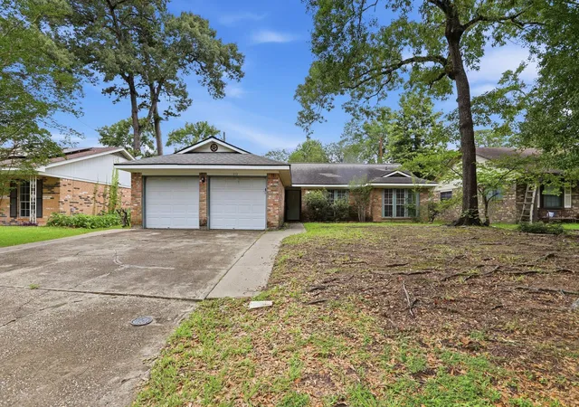 Photo 2 of Single family home for sale at 313 Bois D Arc Dr, Conroe, TX 77301 | MLS# 81255535 | Listing updated on 2026-07-31