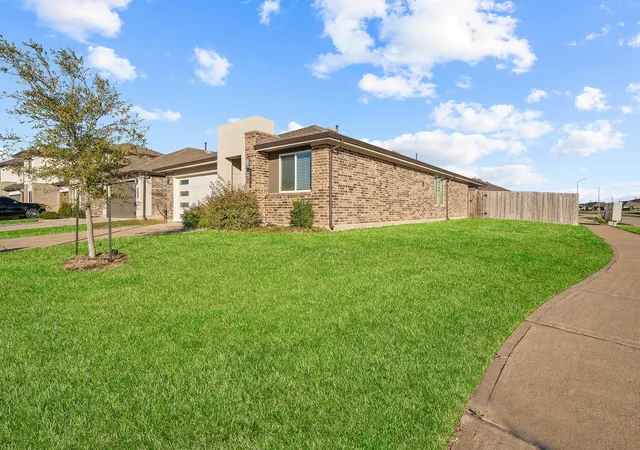 Photo 2 of Single family home for sale at 7435 Teton Crk Tr, Richmond, TX 77407 | MLS# 41395461 | Listing updated on 2026-10-06