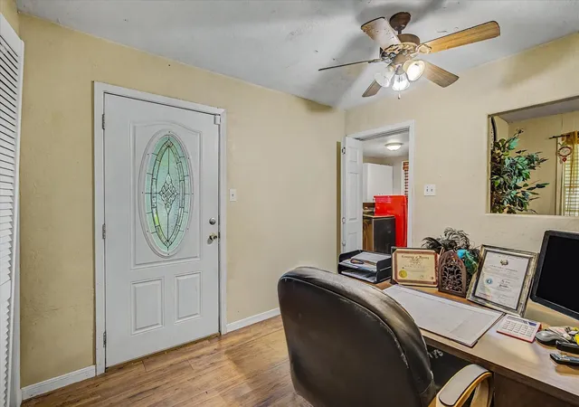5th image of 2655 Holton Rd, Beaumont, TX 77707 | MLS# 53746894