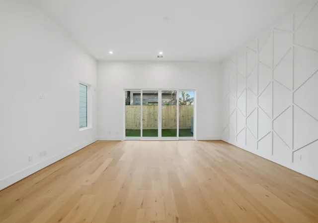Homes for sale in Houston, TX | 1324 Lawrence St, Houston, TX 77008 | MLS# 10396812