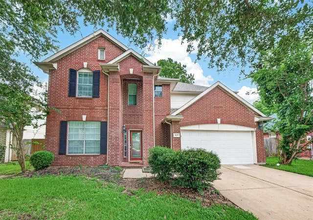 Photo 3 of Single family home for sale at 2638 Riverhollow Ln, Sugar Land, TX 77479 | MLS# 46475282 | Listing updated on 2026-09-24