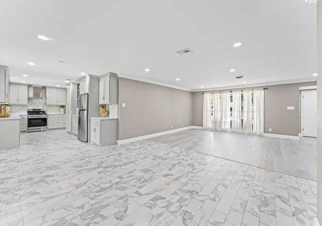 Photo 3 of Single family home for sale at 7718 Dillon St, Houston, TX 77061 | MLS# 35753379 | Listing updated on 2026-09-08