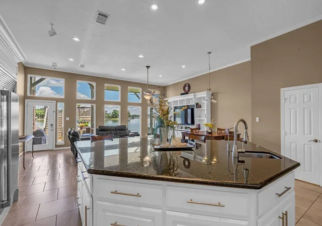 Photo 2 of Townhouse for sale at 1234 Lake View Dr, Montgomery, TX 77356 | MLS# 88970909 | Listing updated on 2026-07-27