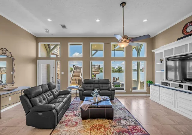Photo 3 of Townhouse for sale at 1234 Lake View Dr, Montgomery, TX 77356 | MLS# 88970909 | Listing updated on 2026-07-27