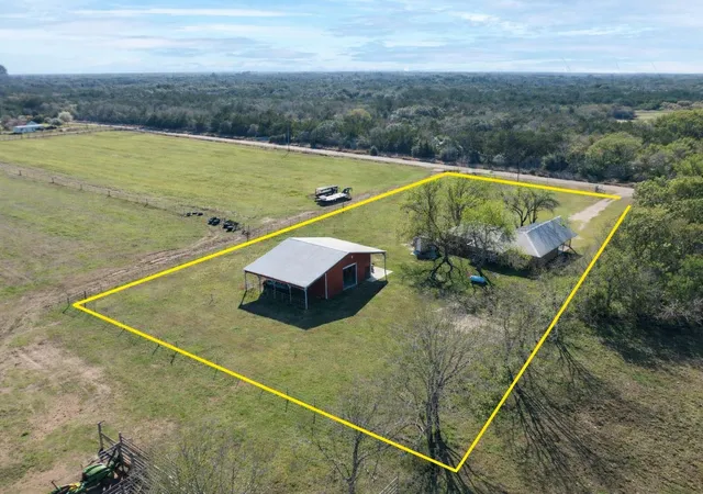 33rd image of 1055 Cr 214, Weimar, TX 78962 | MLS# 75944549
